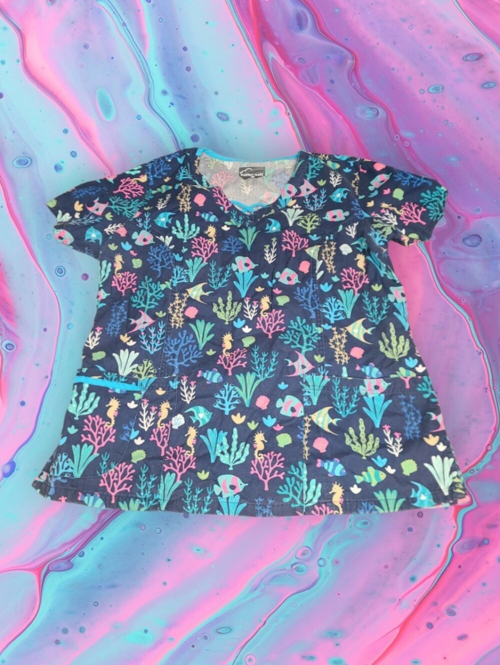 Women's ocean print size large scrub top